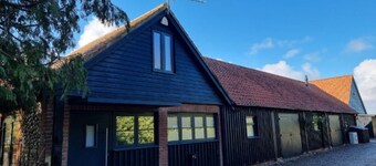Morston Mews -  a self catering cottage that sleeps 6 guests  in 3 bedrooms