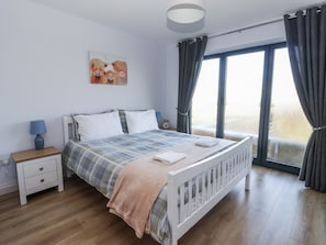 1 quarto, individualmente decorados, individualmente mobiliados