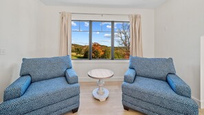 Living area - Shepherds Hope Cottage (Blaine)