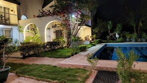 Pool - VILLA LOLHA, an oasis in the mexican caribbean, flora and fauna (Cancún)