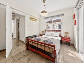 2 bedrooms, iron/ironing board, free WiFi, bed sheets - Sirena Nest Villa | 2BR Walk to Beach (Protaras)