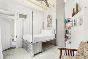 Unclassified image, 5 of 21, button - Chic Uptown 3bed next to Magazine & Audubon Park (New Orleans)