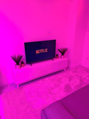 Unclassified image, 4 of 10, button - Super apparently cosyluxe near Paris (Villejuif)