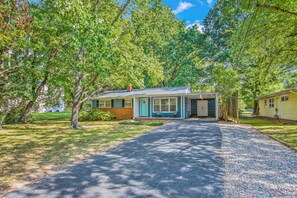 Exterior - Near High Point University & Furniture Market, Dog Friendly, Firepit & Grill (High Point)