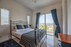 3 habitaciones, tabla de planchar con plancha y wifi gratis 