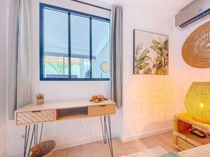 Interior - Ti Lodge – A Romantic Getaway with Ocean View (Cul-de-Sac)