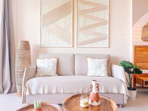 TV - Au bord de l'eau – sea view, serenity and comfort (Anse Marcel)