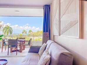 TV - Au bord de l'eau – sea view, serenity and comfort (Anse Marcel)