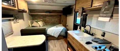 1 chambre, fer et planche Ă repasser, draps fournis