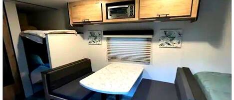 1 chambre, fer et planche Ă repasser, draps fournis