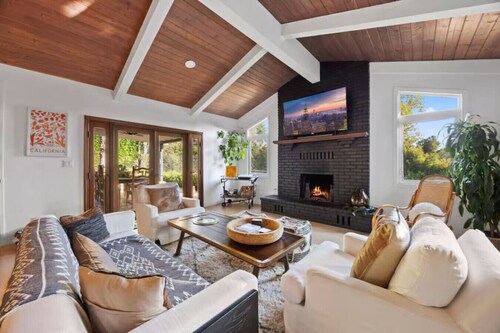 Private Estate: House + Cottage, Pool & Tennis