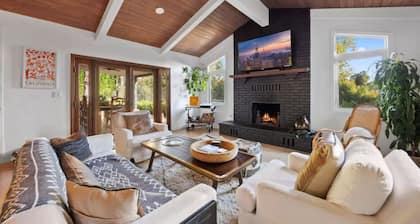 Private Estate: House + Cottage, Pool & Tennis