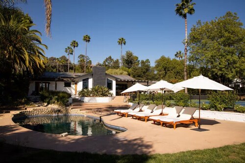 Private Estate: House + Cottage, Pool & Tennis