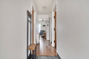 Cottage | Interior - Cape View (Penzance)