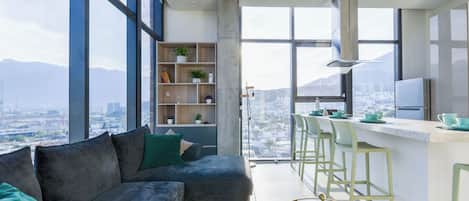 Suite Club, vue sur la ville | Aire de séjour