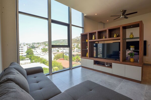 Studio, City View | Living area