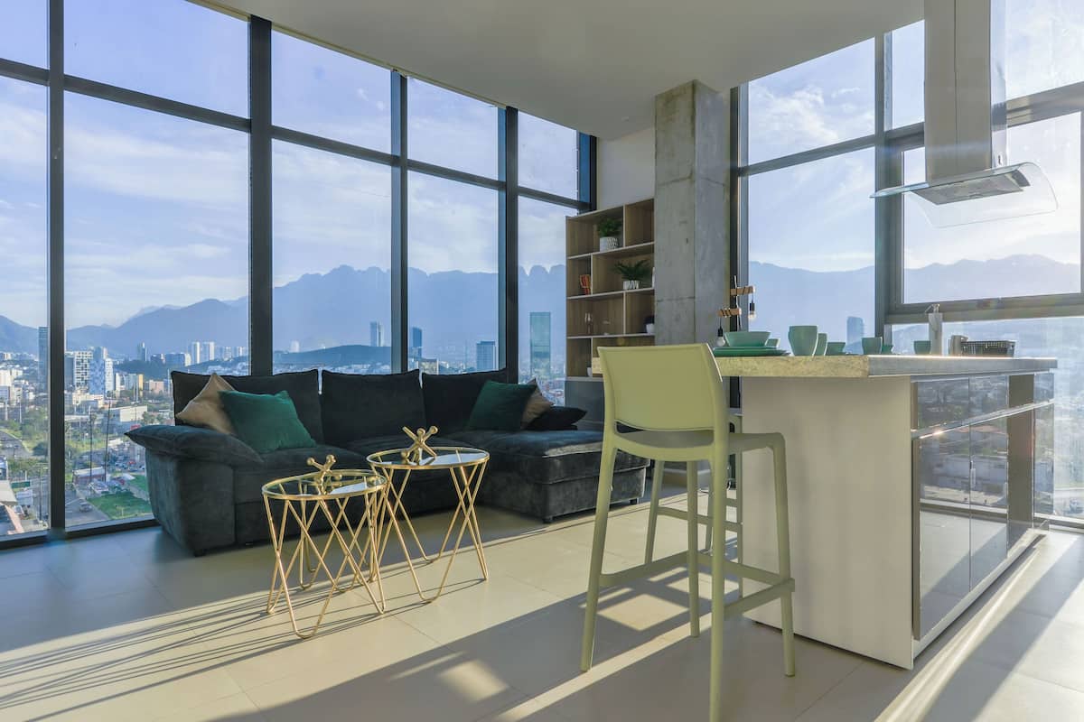 Club Suite, City View | Living area