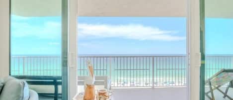 Appartement Luxe, balcon, vue océan | Intérieur