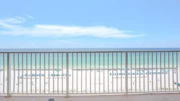 Luxury-Apartment, Balkon, Meerblick | Strand