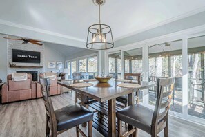 Dining - Lakefront Luxury - Boat Slip - Kayaks - Game Room (Waleska)