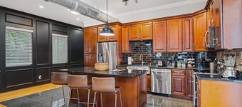 2 Mi to DT San Marcos: Spacious Home w/ Yard!