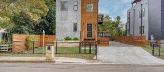 2 Mi to DT San Marcos: Spacious Home w/ Yard!