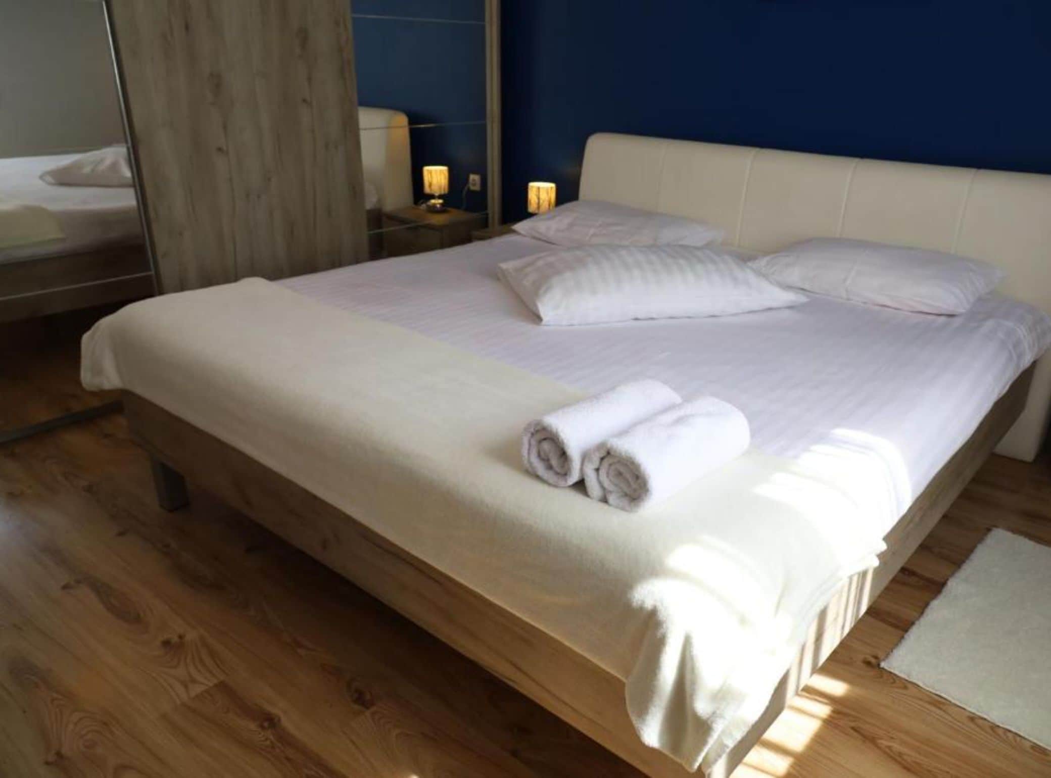 House (ThreeBedroom Holiday Home With Privat) | 3 bedrooms, cots/infant beds