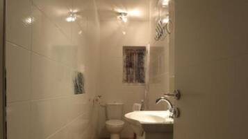 House (ThreeBedroom Holiday Home With Privat) | Bathroom | Towels