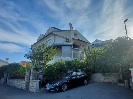 Studio (Studio Apartment with Terrace) | Exterior. Apartment Buneta