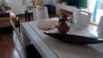 House (ThreeBedroom Holiday Home with Terrac) | Dining room