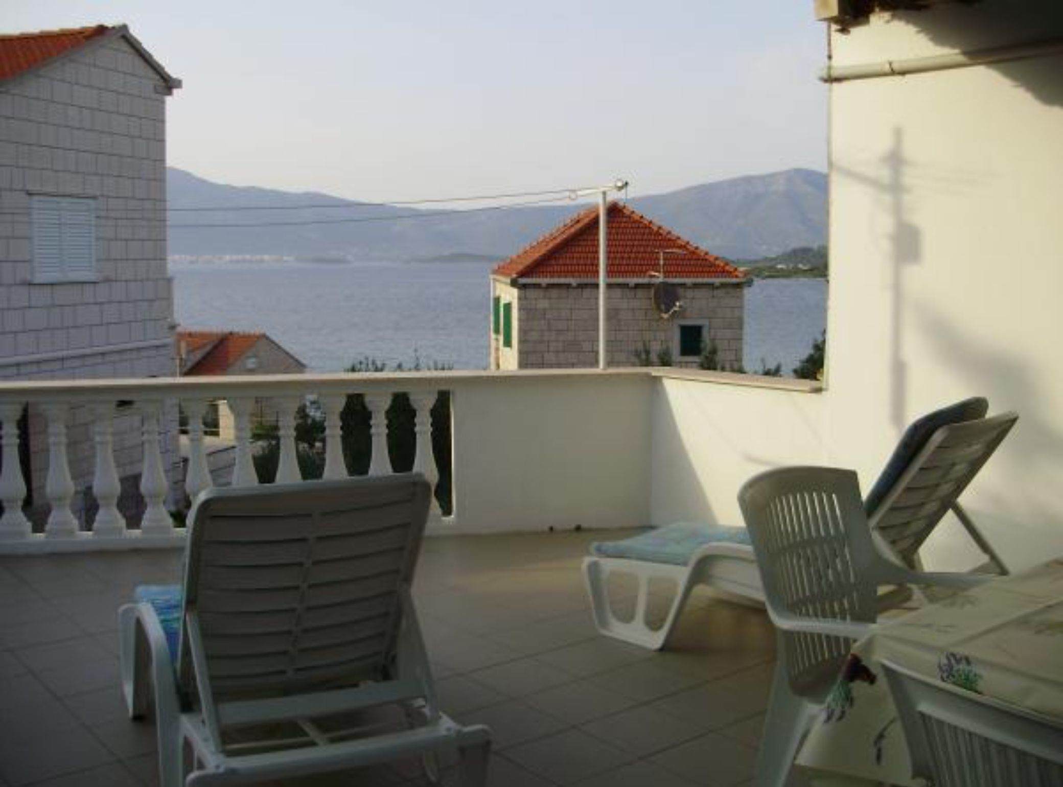 Căn hộ (One Bedroom Apartment with Sea View a) | Ban công