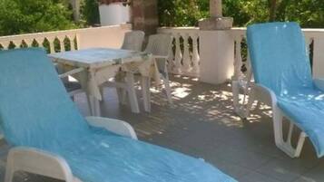 Apartment (Two Bedroom Apartment with Sea View a) | Terrace/patio