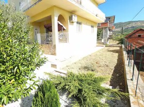 Departamento (One bedroom apartment) | Exterior