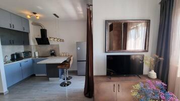 Studio (Studio Apartment with Loggia and SeaV) | Living room