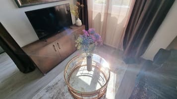 Studio (Studio Apartment with Loggia and SeaV) | Living room