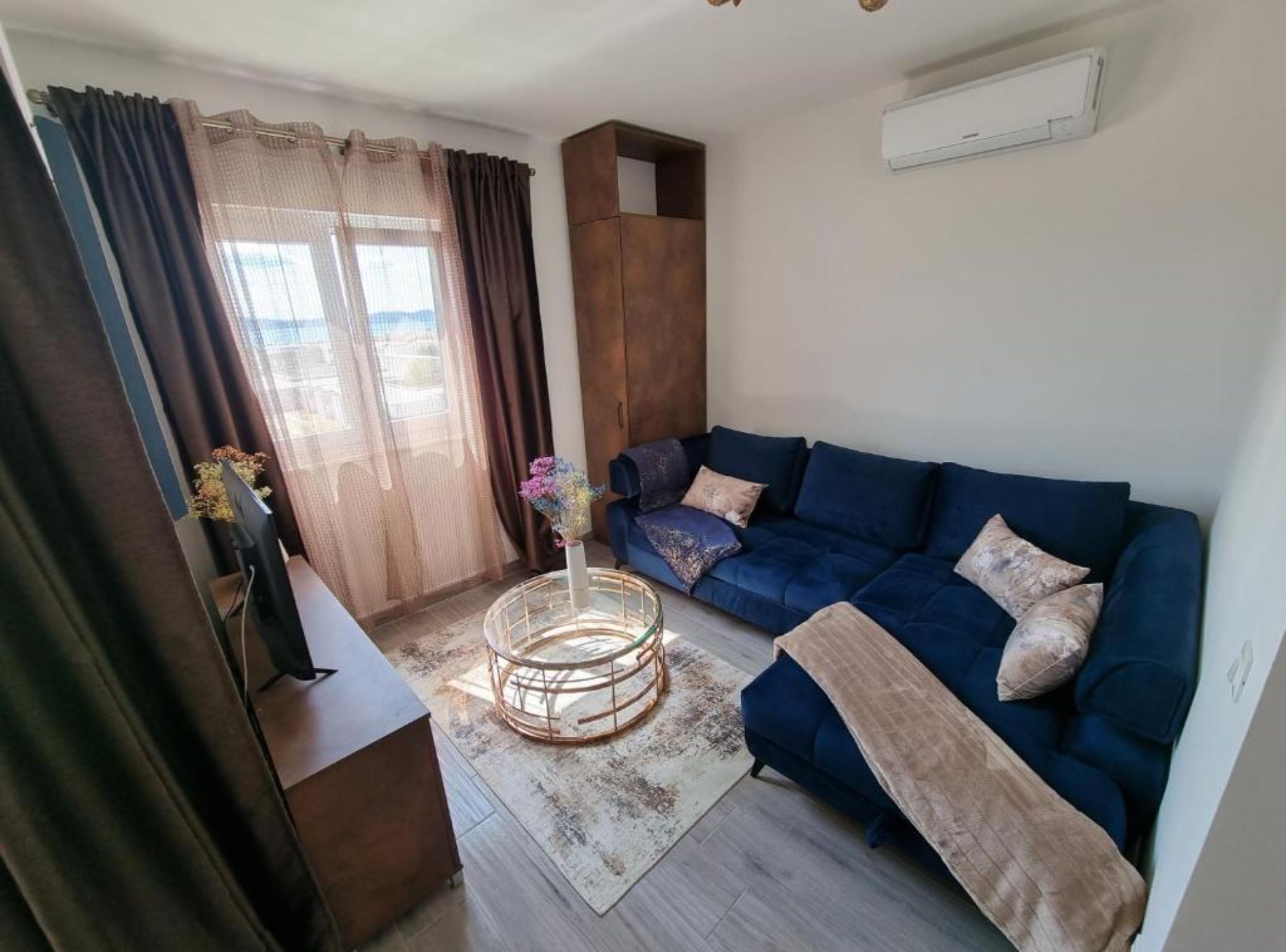 Studio (Studio Apartment with Loggia and SeaV) | Wohnzimmer