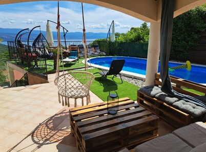 Beautiful Unique Family Villa Emily