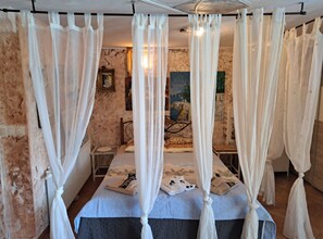 Hus (Five Bedroom Holiday Home With Pool)