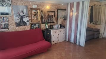 Huis (Five Bedroom Holiday Home With Pool) | Woonkamer