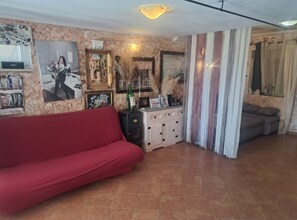 Huis (Five Bedroom Holiday Home With Pool) | Woonkamer