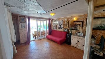 Huis (Five Bedroom Holiday Home With Pool) | Woonkamer