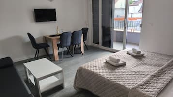 Studio (Studio Apartment with Balcony) | 3 soverom