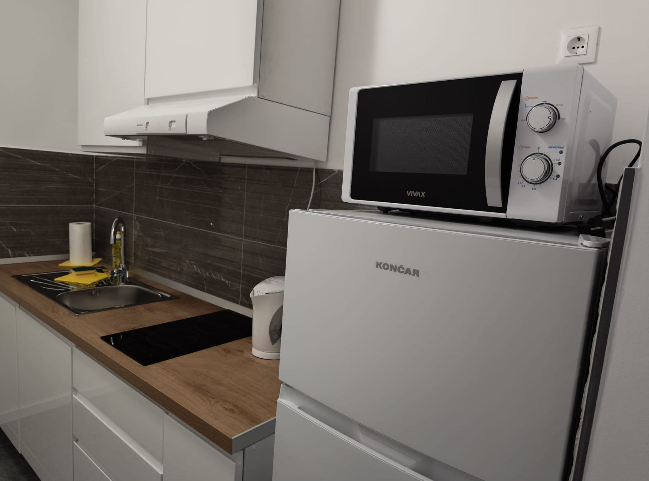 Studio (Studio Apartment with Balcony) | Eget kjøkken | Kjøleskap