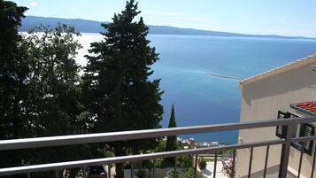 Apartment (One bedroom apartment with sea view) | Balcony