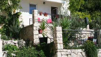 Apartment (One bedroom apartment with sea view) | Exterior