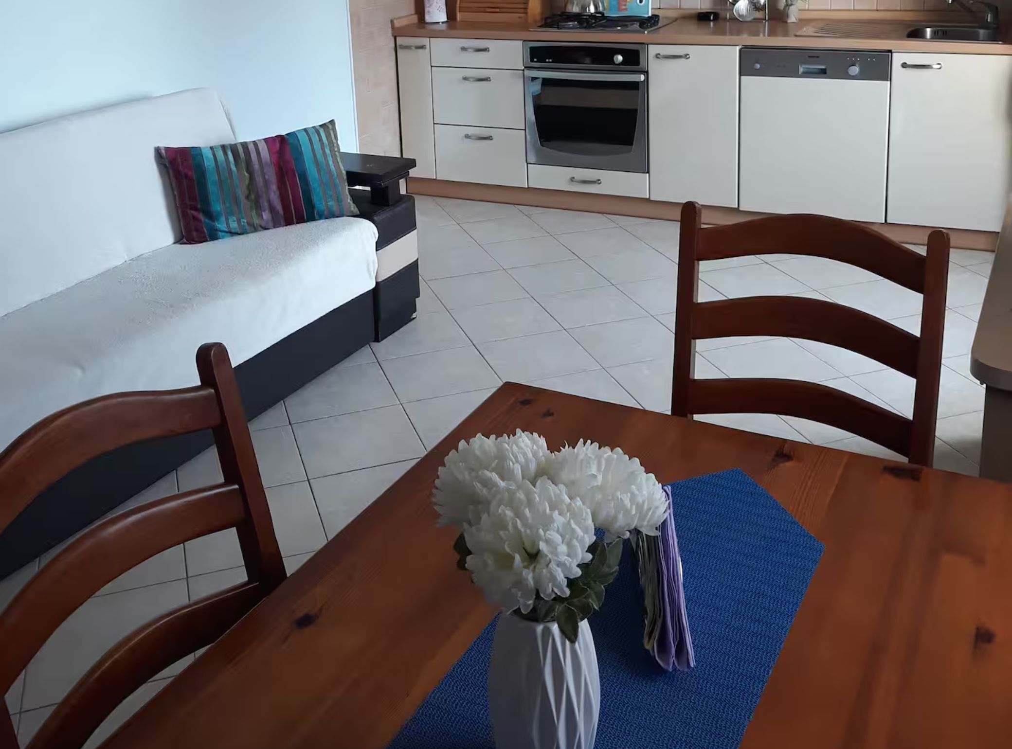 Apartment (One bedroom apartment with sea view) | Dining room