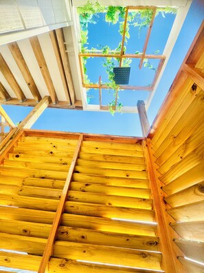 Interior - Delightful 1-bedroom house boat with AC in Key West (Key West)