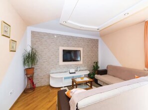 House (Five Bedroom Holiday Home with Pool) | Living room - Villa M. Family & Pool (Kastela)