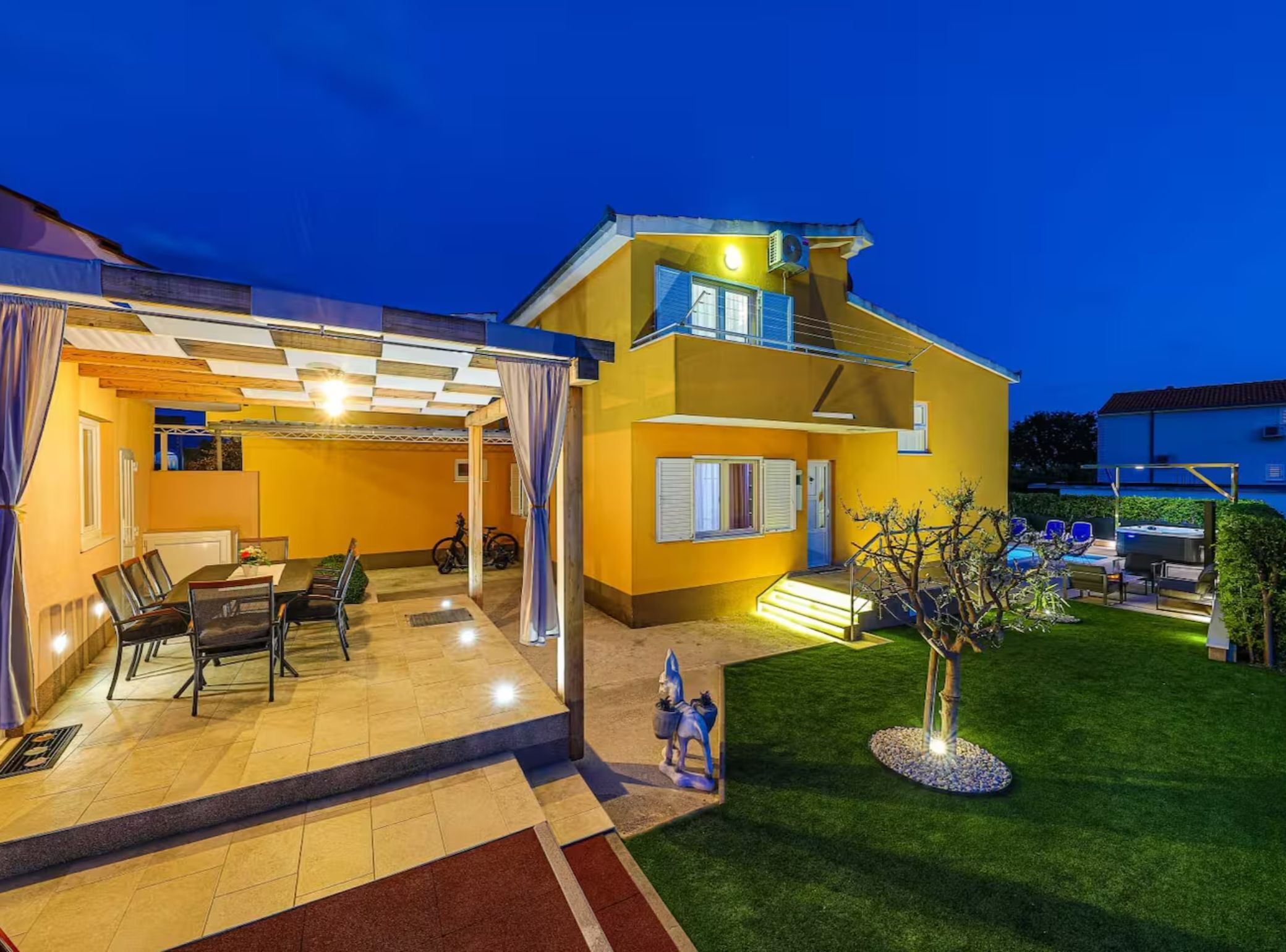 Maison (Five Bedroom Holiday Home with Pool) | Vue depuis l’hébergement 