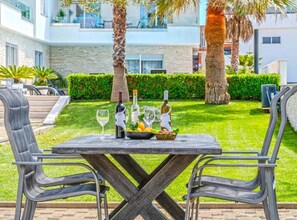 Superior Two Bedroom Apartment with Balcony 5 | บริเวณภายนอก